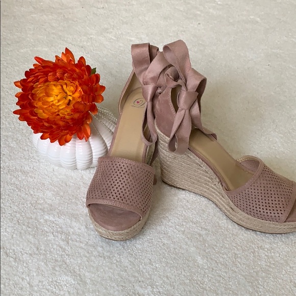 ☀️HOST PICK 5/5✨ BRYNN-BESTSELLER - Picture 4 of 5